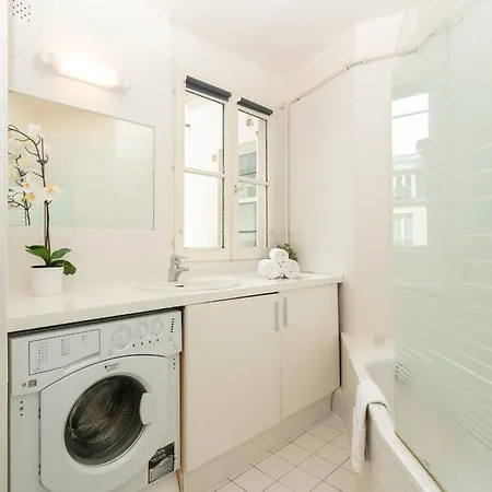 Bnbnova - 1br With Balcony - Notre - Dame Apartmán